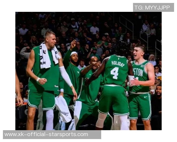 埃奇库姆费城主场首秀表现惊艳球迷热烈掌声致敬