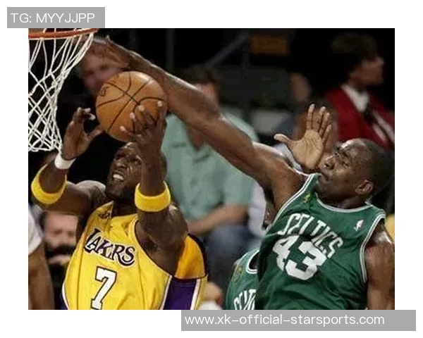 浓眉不愿长期担任中锋角色帕金斯对其态度感到失望期待新赛季使命感