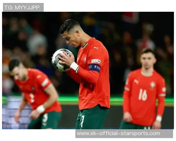 C罗单刀挑射被扑裁判判越位引发争议球迷热议比赛判罚 C罗单刀挑射被扑裁判判越位引发争议球迷热议比赛判罚