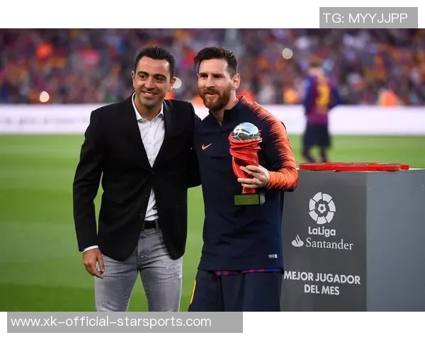 哈维亲自颁奖葡萄牙小将马特乌斯米德荣获U17世界杯金球奖 哈维亲自颁奖葡萄牙小将马特乌斯米德荣获U17世界杯金球奖