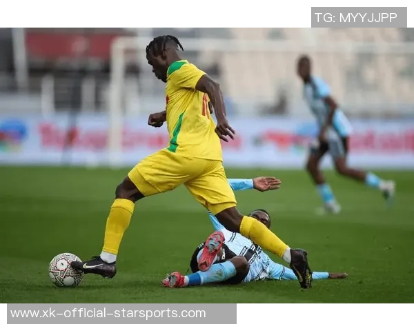 今日趣图：迪亚斯怀抱非洲杯冠军泪洒赛场重返皇马面临坐板凳困境